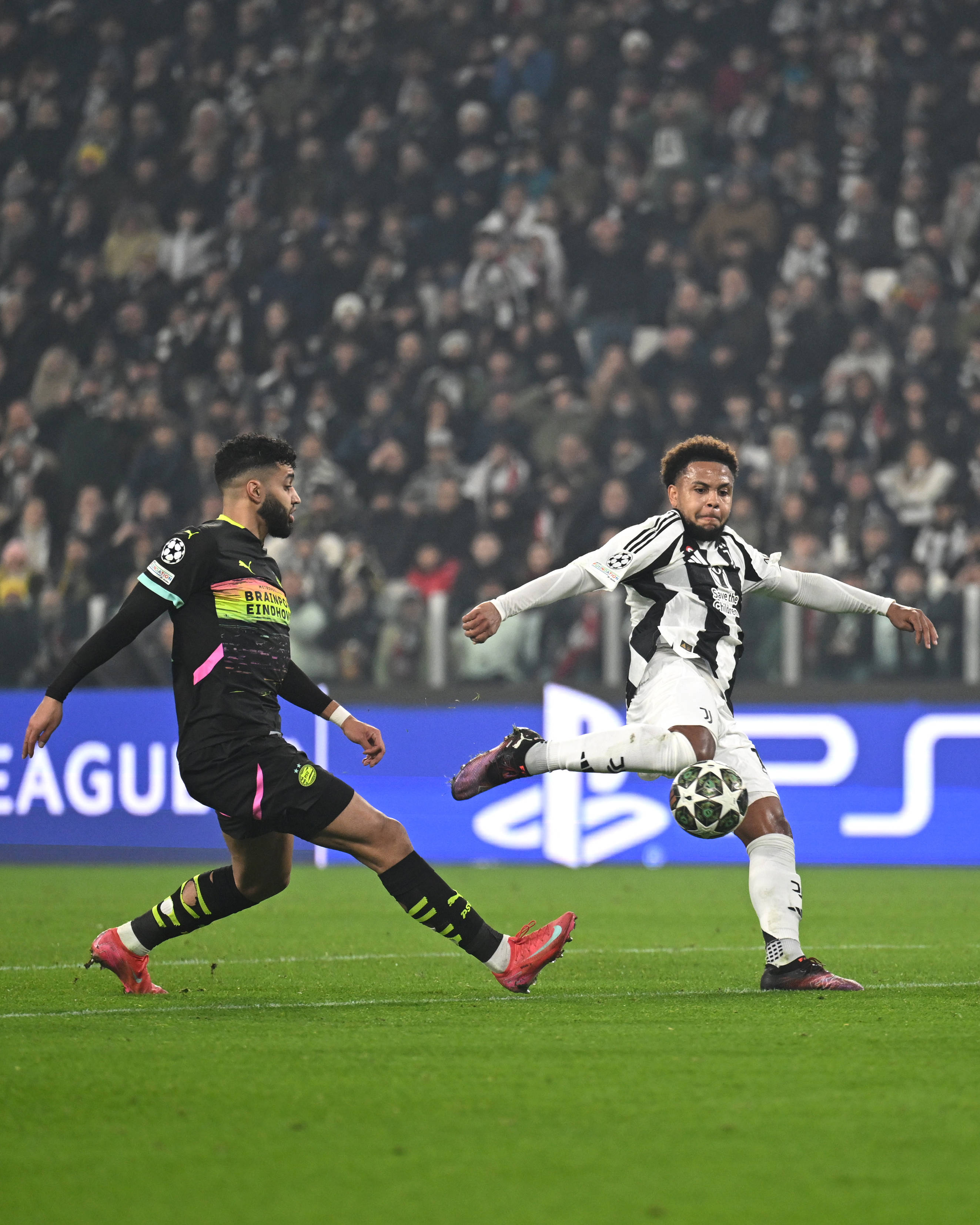 爱游戏公司-尤文图斯士气低落，遗憾告别欧冠(尤文图斯士气低落,遗憾告别欧冠的图片)